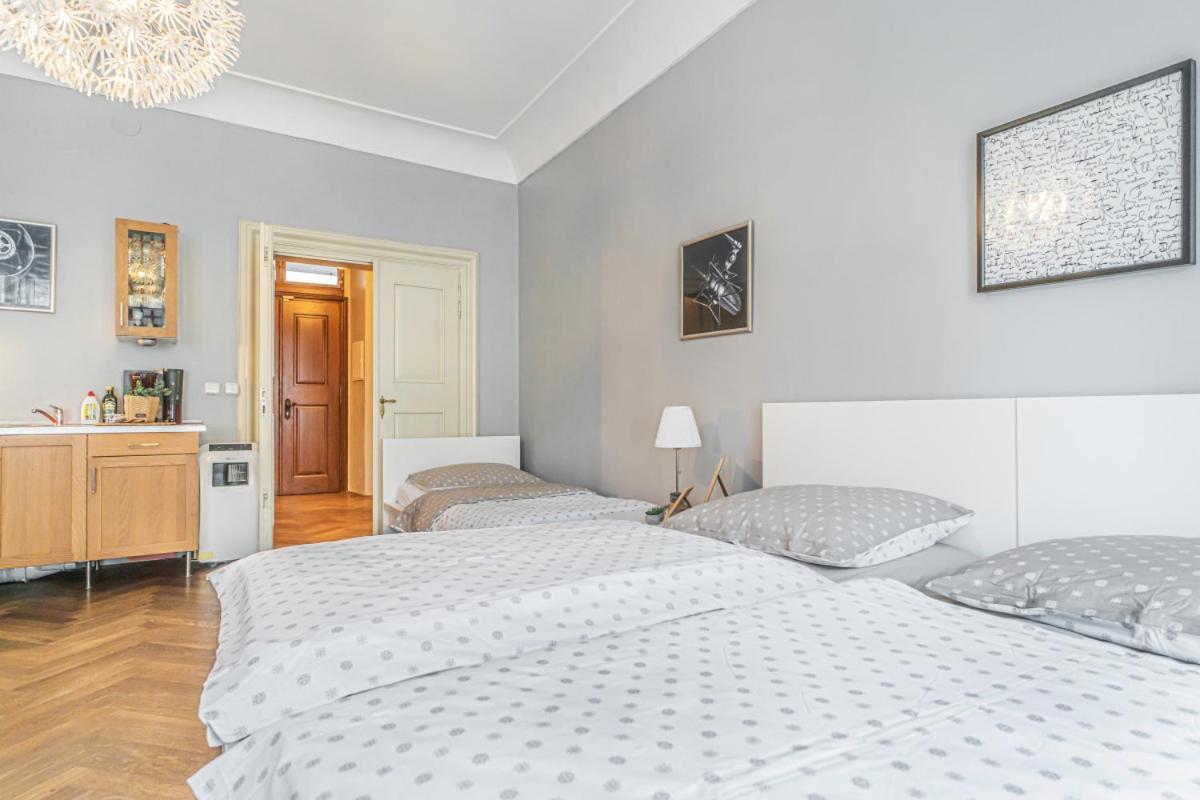 Apartamento Bright Studio Close To Charles Bridge And Prague Castle Exterior foto
