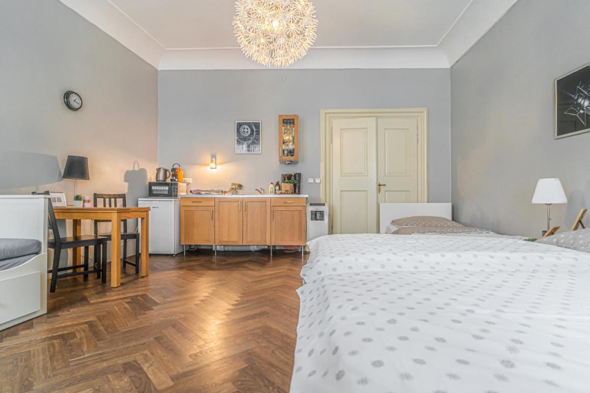 Apartamento Bright Studio Close To Charles Bridge And Prague Castle Exterior foto