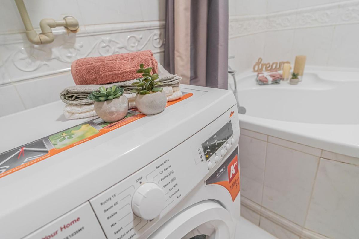 Apartamento Bright Studio Close To Charles Bridge And Prague Castle Exterior foto